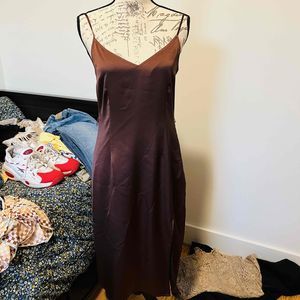 Abercrombie And Fitch Chocolate Sleeveless V-Neck Midi Solid Dress Size Medium
